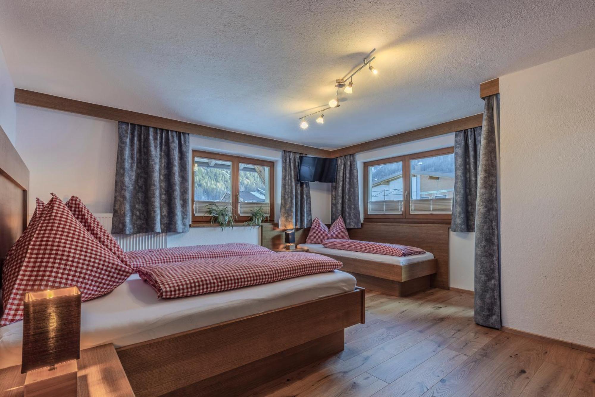 Ferienhaus Tirol Im Oetztal อุมเฮาเซิน ภายนอก รูปภาพ